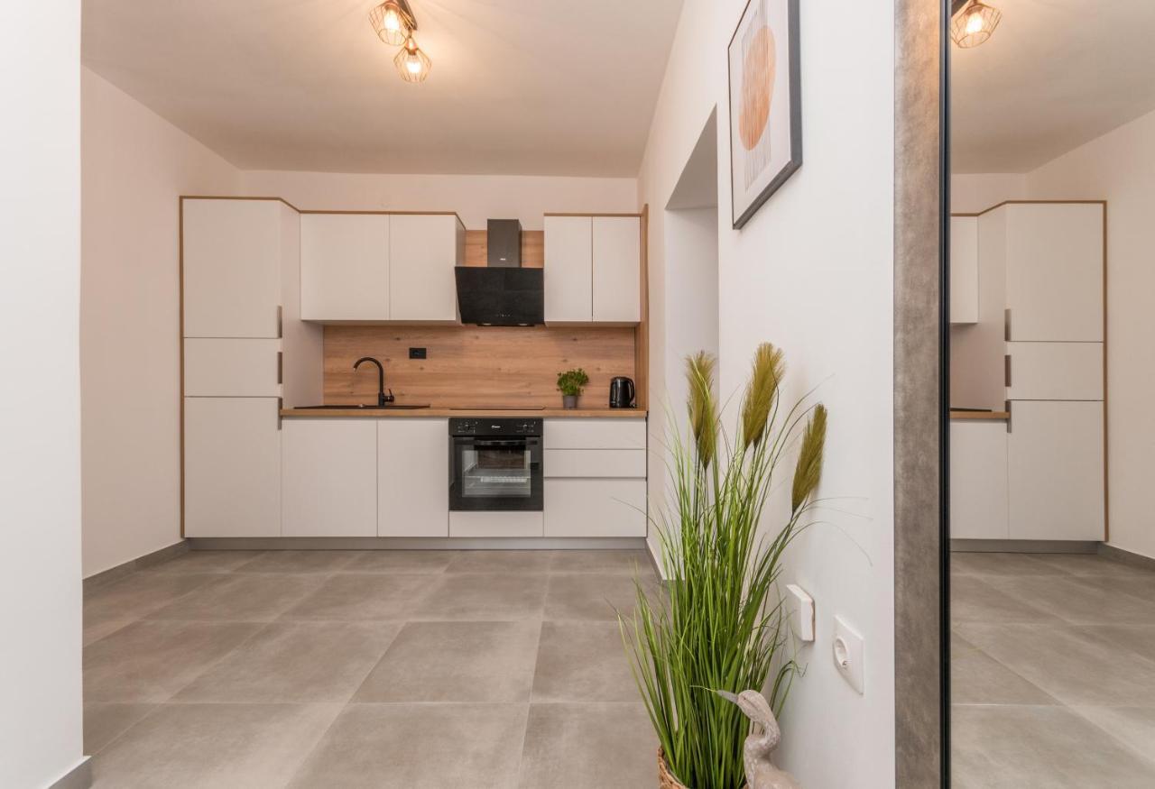 Apartmani A&M Biograd Na Moru Eksteriør billede