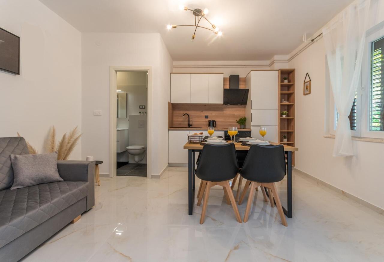 Apartmani A&M Biograd Na Moru Eksteriør billede